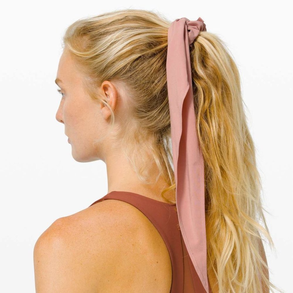💜 NWOT Lululemon Uplifting Scrunchie *Flow